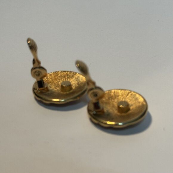 Vintage Earrings Black Enamel Gold Tone Clip-On Button Shell - Picture 5 of 9